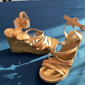 Mossimo Platform’s - Women’s Size 6.5